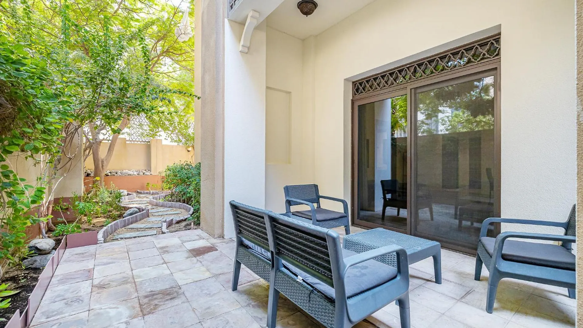 Elegant Home With Private Garden In Downtown Dubai 0*,  United Arab Emirates